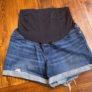 Maternity shorts